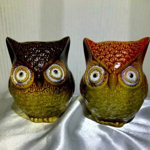 Vintage 1970’s ceramic owl set. No chips or cracks 4” high